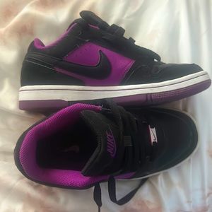 Black and purple Nikes